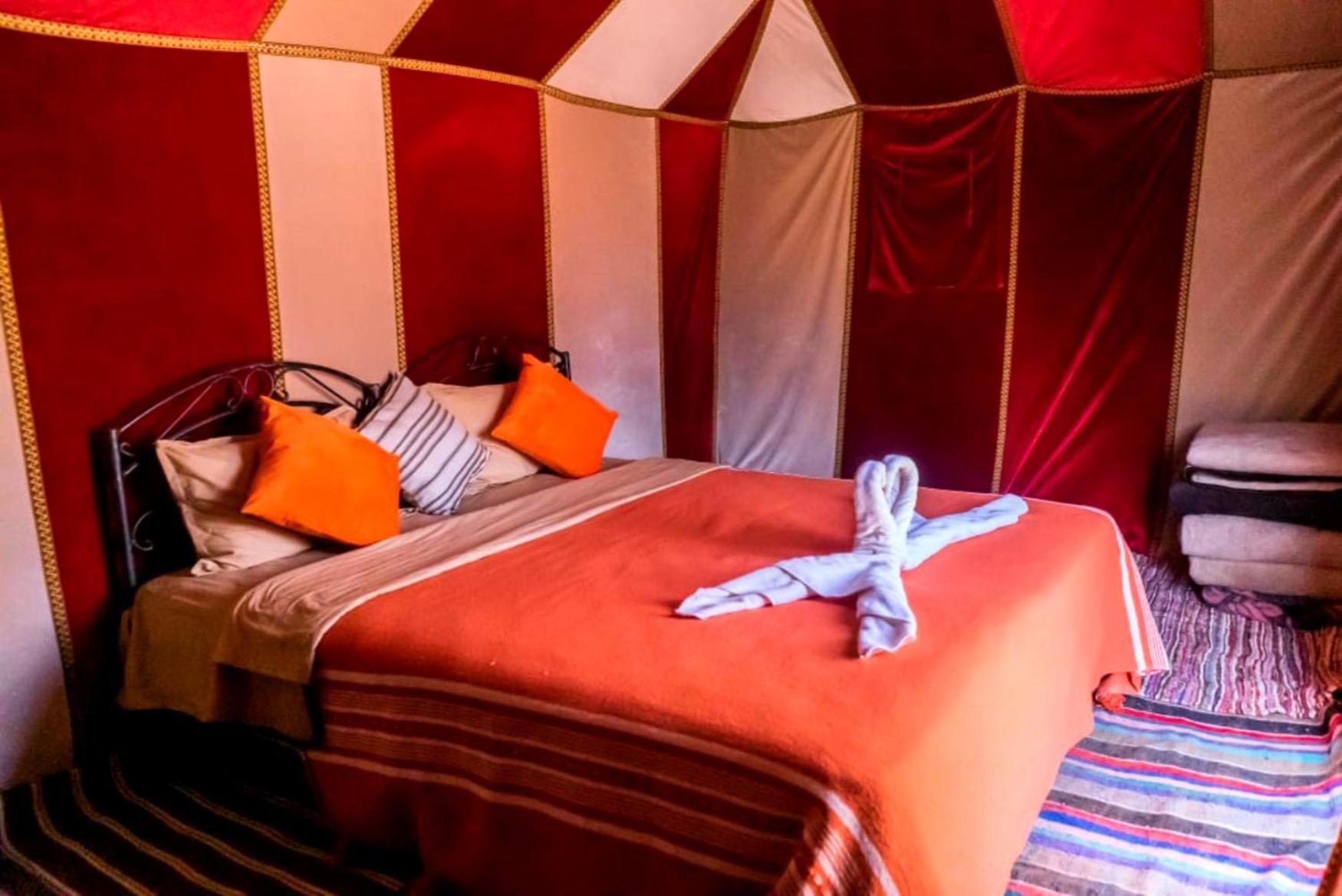 Bedouin Desert Camp Мерзуга Экстерьер фото